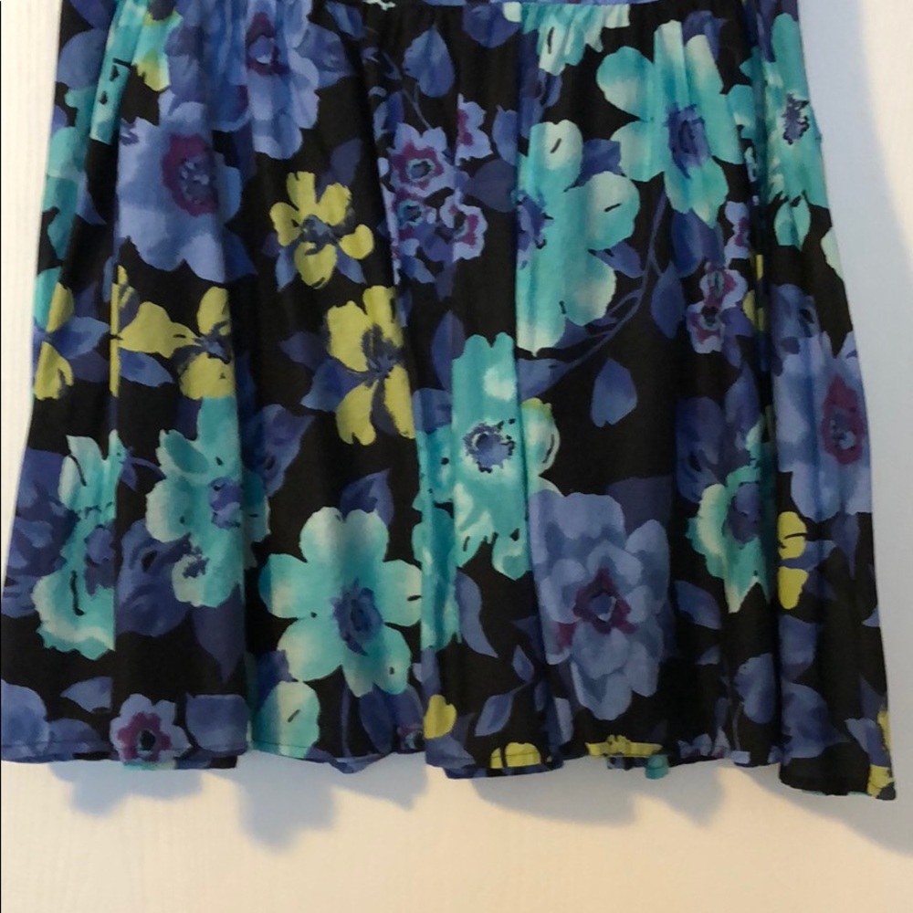 Floral skirt - Picture 3 of 7